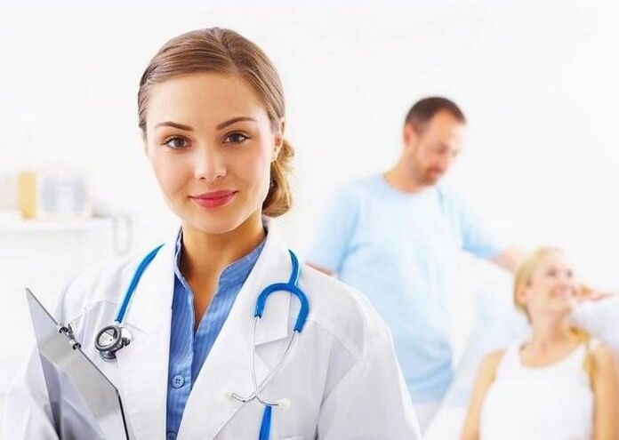 médico que trata el dolor de cadera